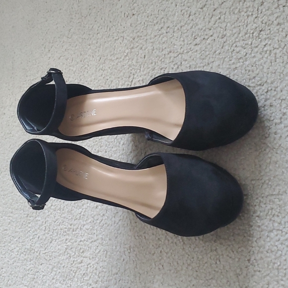 Ardene Black Heels - Picture 2 of 4